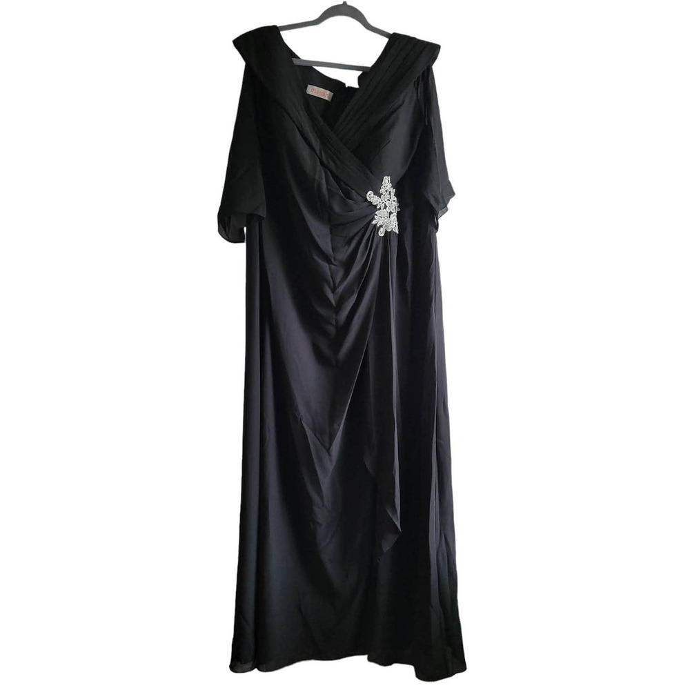 JJ's House Black Formal Dress Size 24W